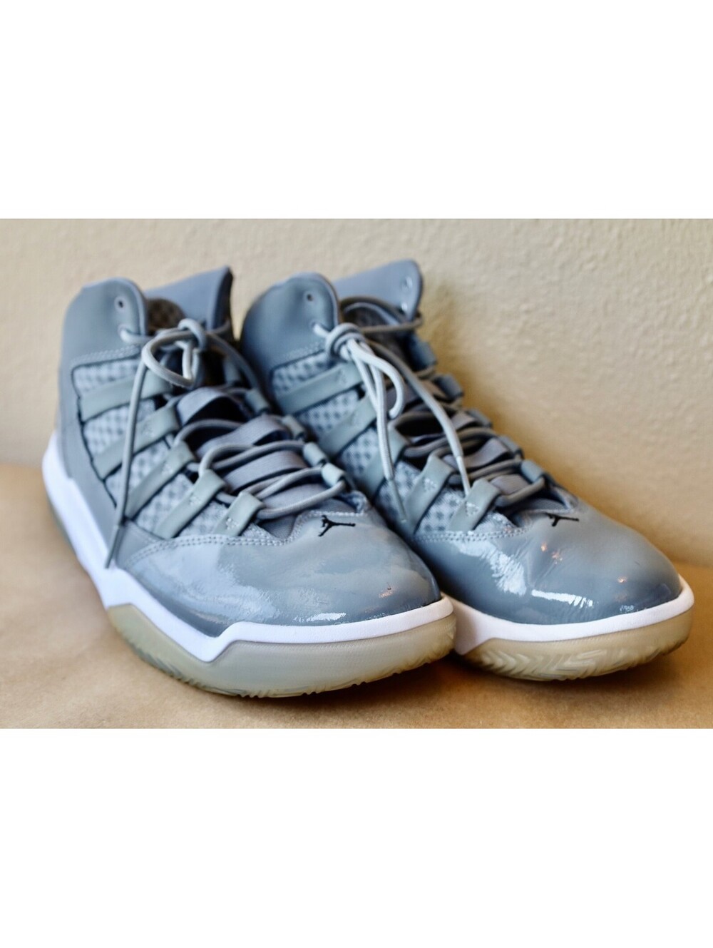 Size 10 - Air Jordan Max Aura Cool Grey Mens